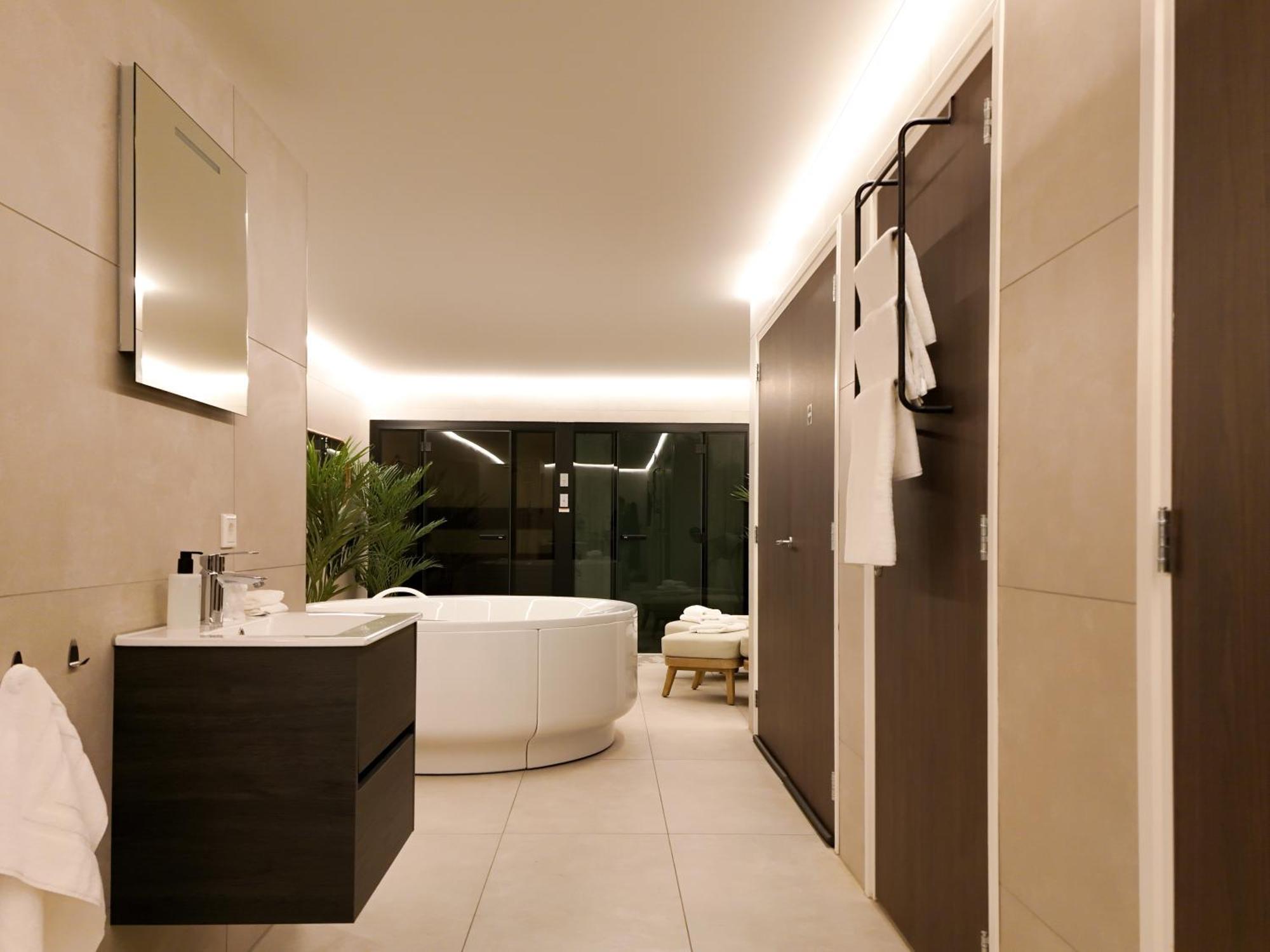 Hike & Bike Hotel Noordwolde  Eksteriør bilde